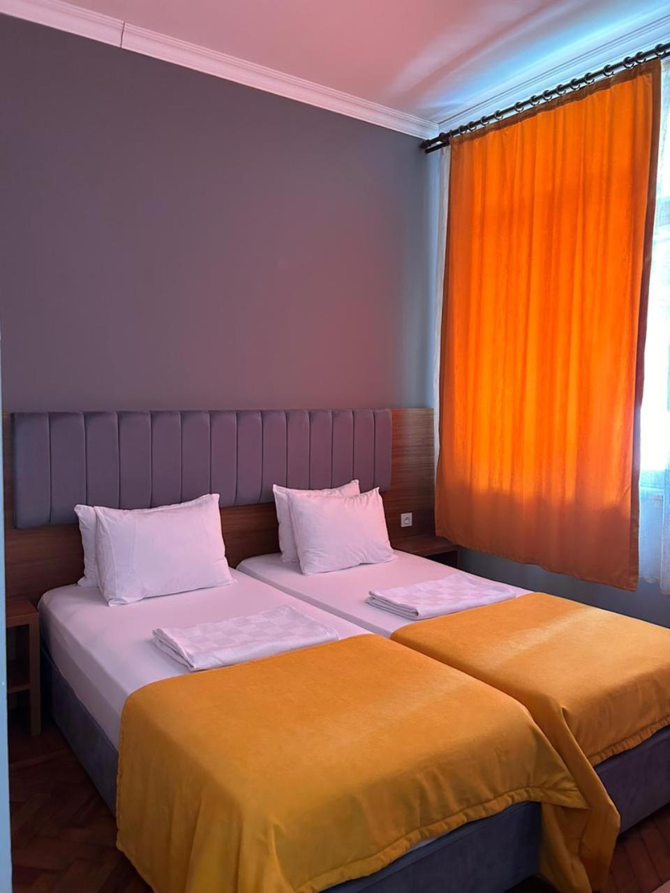 palm hotel Batumi Pokoj fotografie