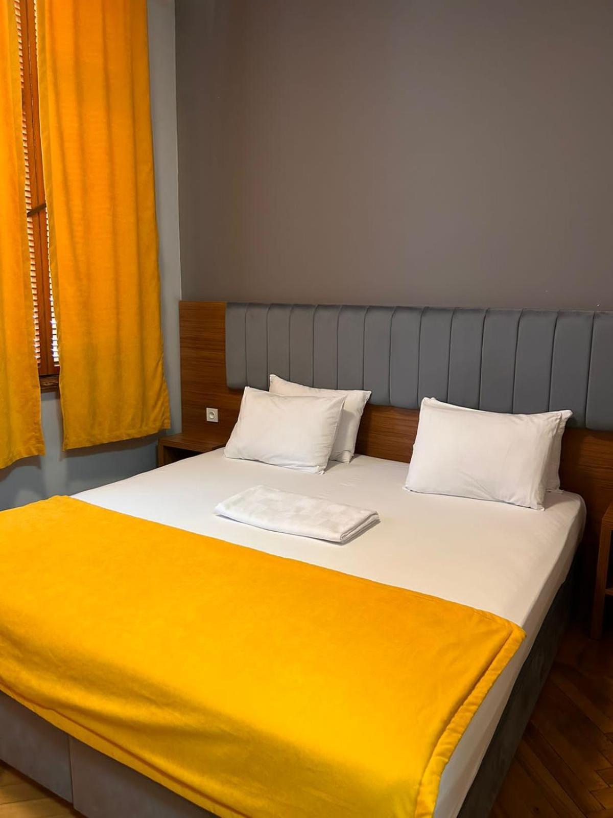 palm hotel Batumi Pokoj fotografie